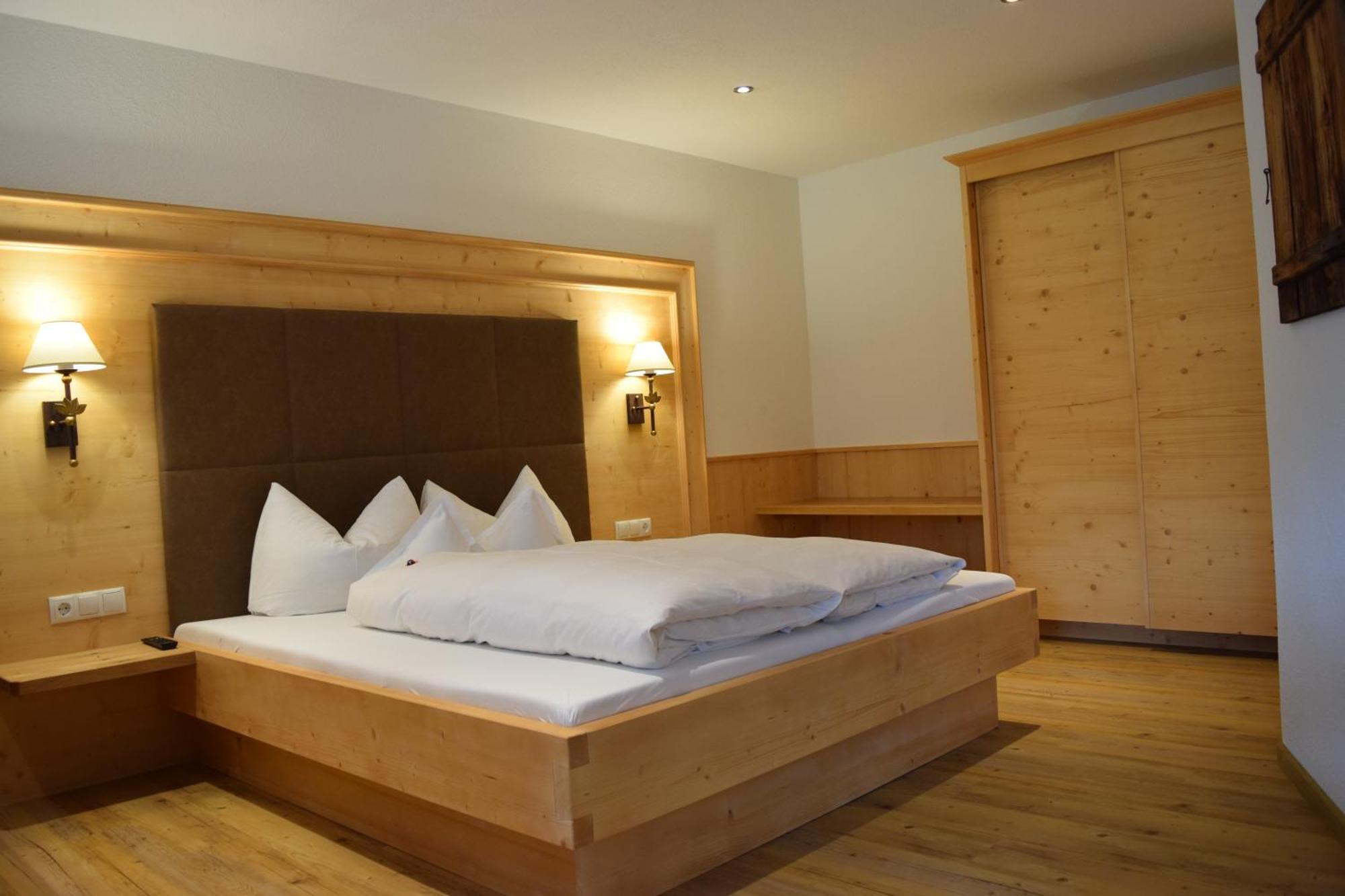 Tirol Appartement Haus Zillertal Цел ам Цилер Стая снимка
