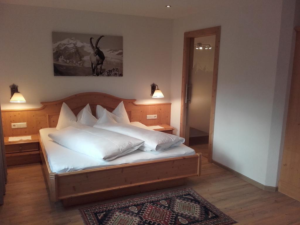 Tirol Appartement Haus Zillertal Цел ам Цилер Стая снимка